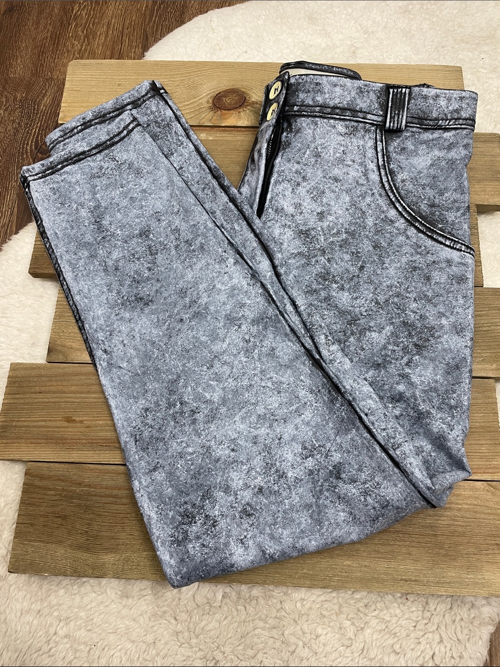 Freddy WR.UP Faux Leather Stonewash Cropped Leggings